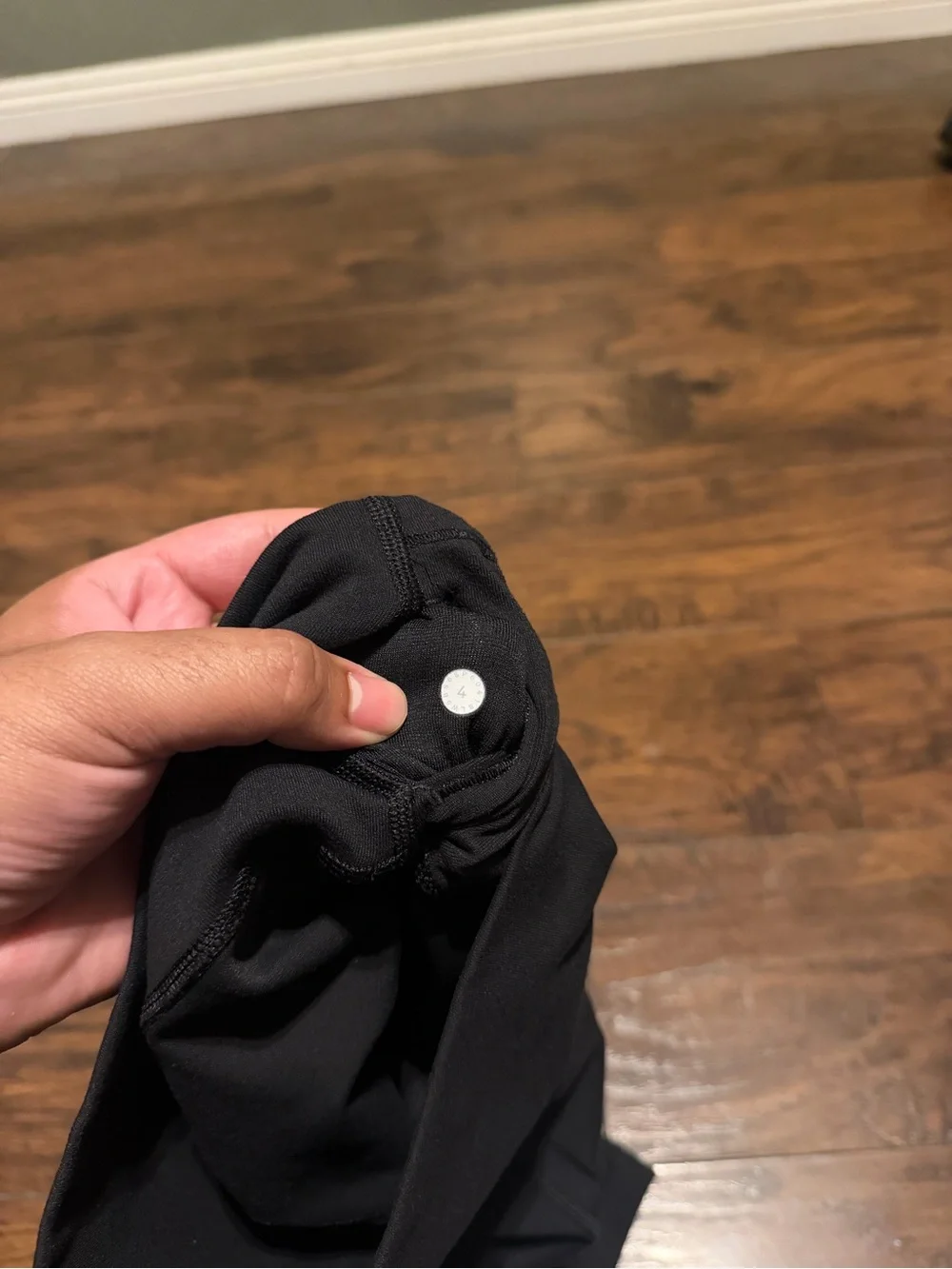 Lululemon women’s black wunder under pant tech mesh 28” leggings size 4